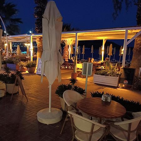 Uzhan Beach Hotel Bitez Exteriör bild