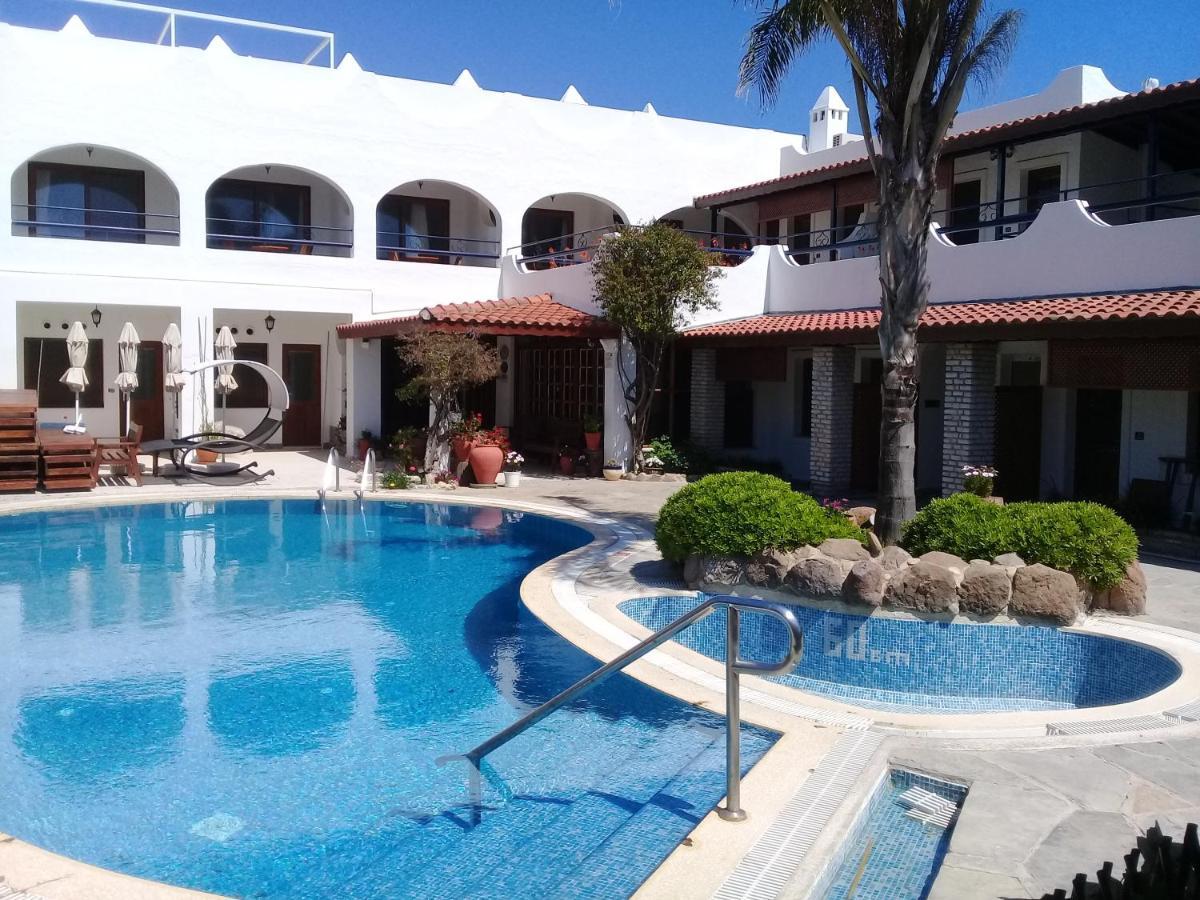 Uzhan Beach Hotel Bitez Exteriör bild