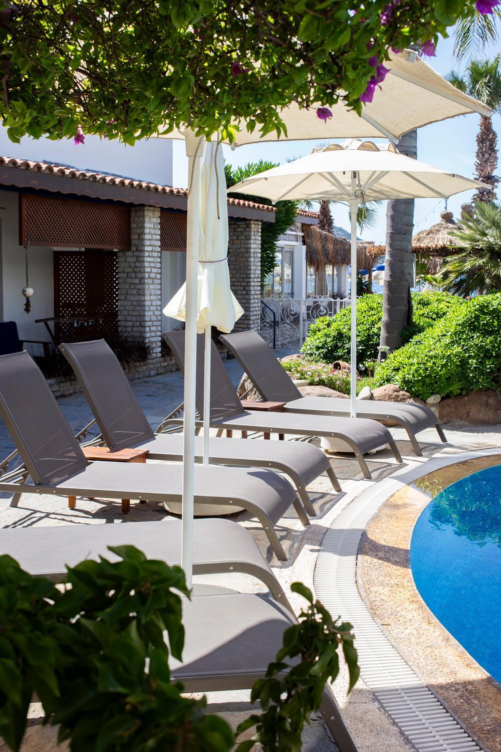 Uzhan Beach Hotel Bitez Exteriör bild