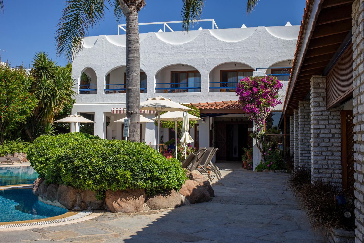 Uzhan Beach Hotel Bitez Exteriör bild