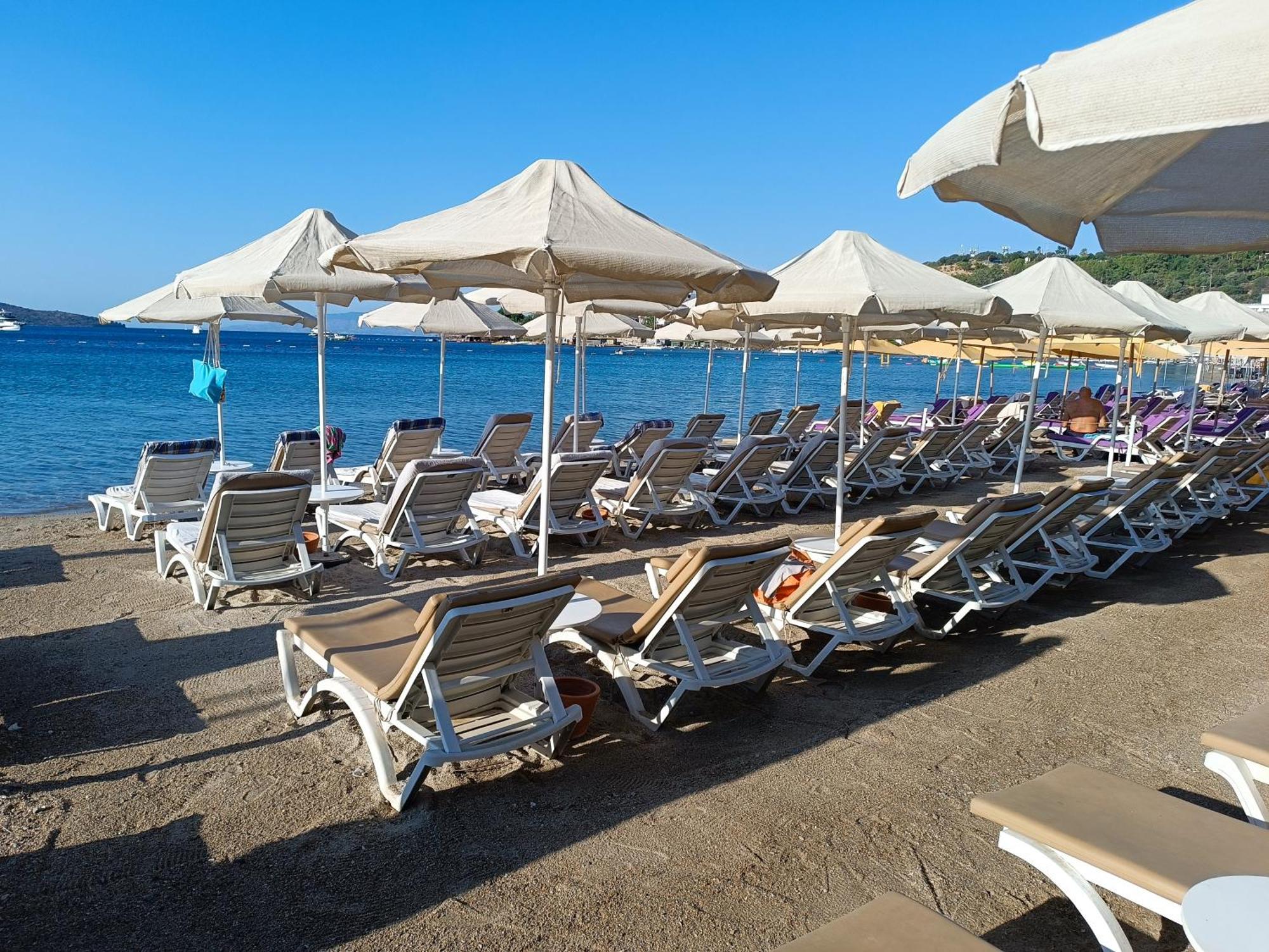 Uzhan Beach Hotel Bitez Exteriör bild