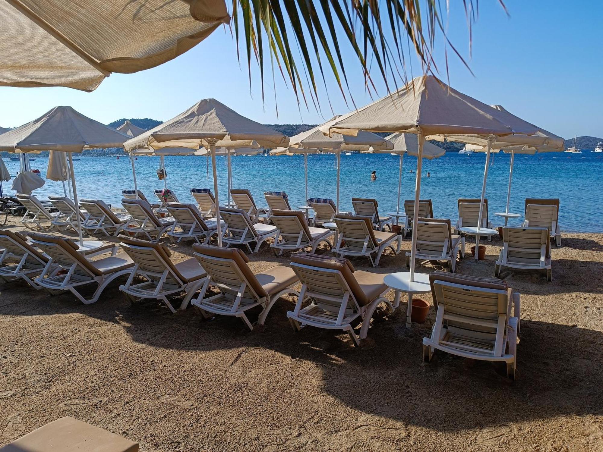 Uzhan Beach Hotel Bitez Exteriör bild