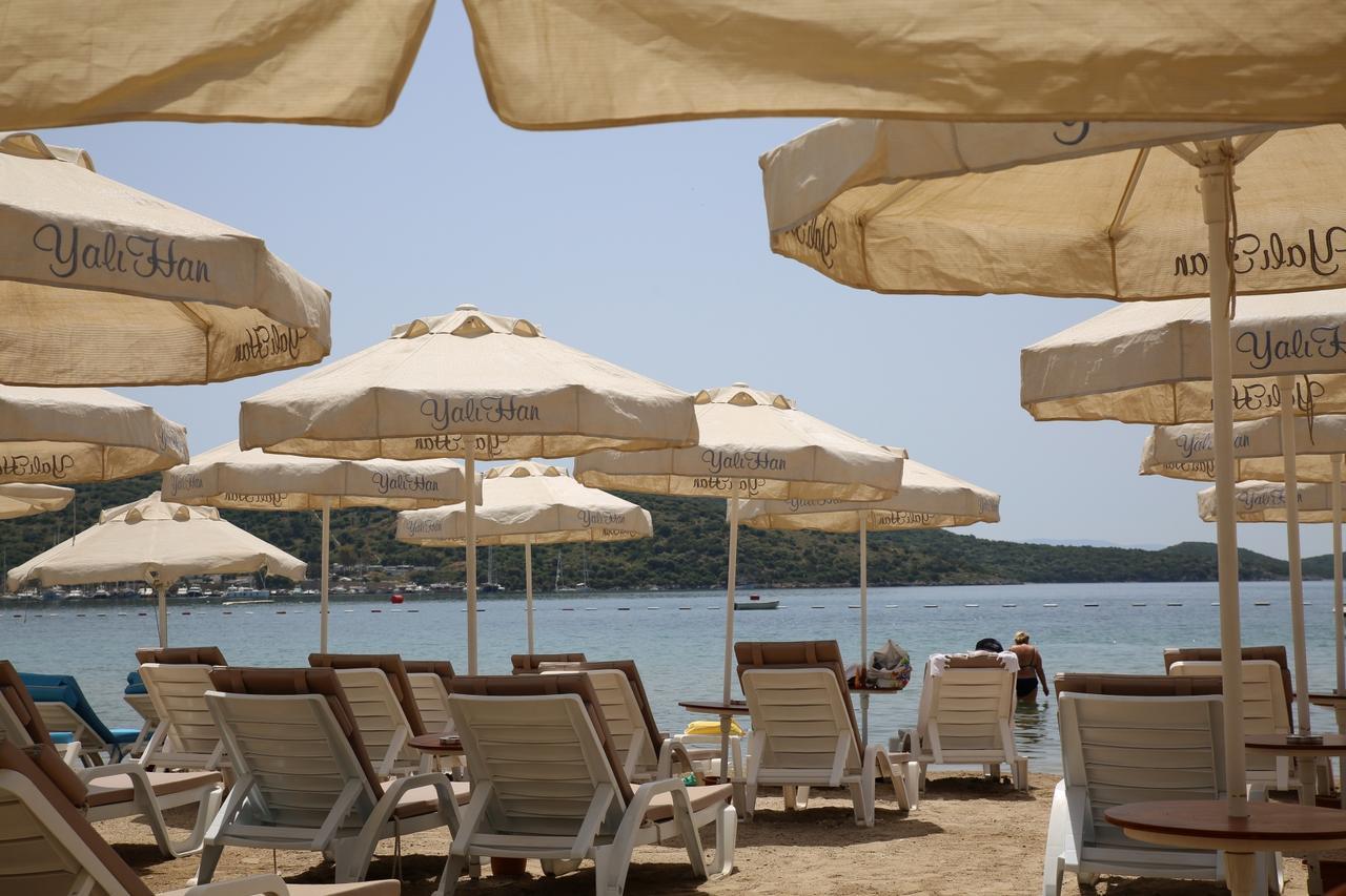 Uzhan Beach Hotel Bitez Exteriör bild
